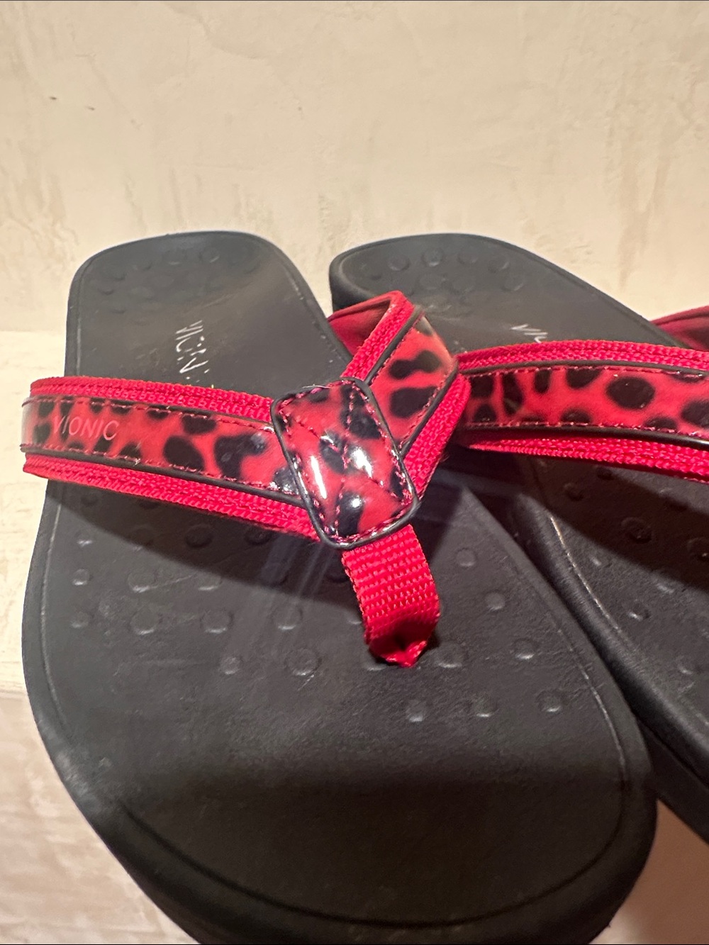 Red Accent Black Platform Flip Flops - Picture 2 of 8